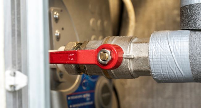 Master Your Emergency Plumbing A Simple Guide to Using Your Water Shut Off Valve