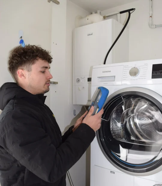 gas-engineer-fixing-boiler-scaled.jpeg gas-engineer-fixing-boiler-scaled.jpeg